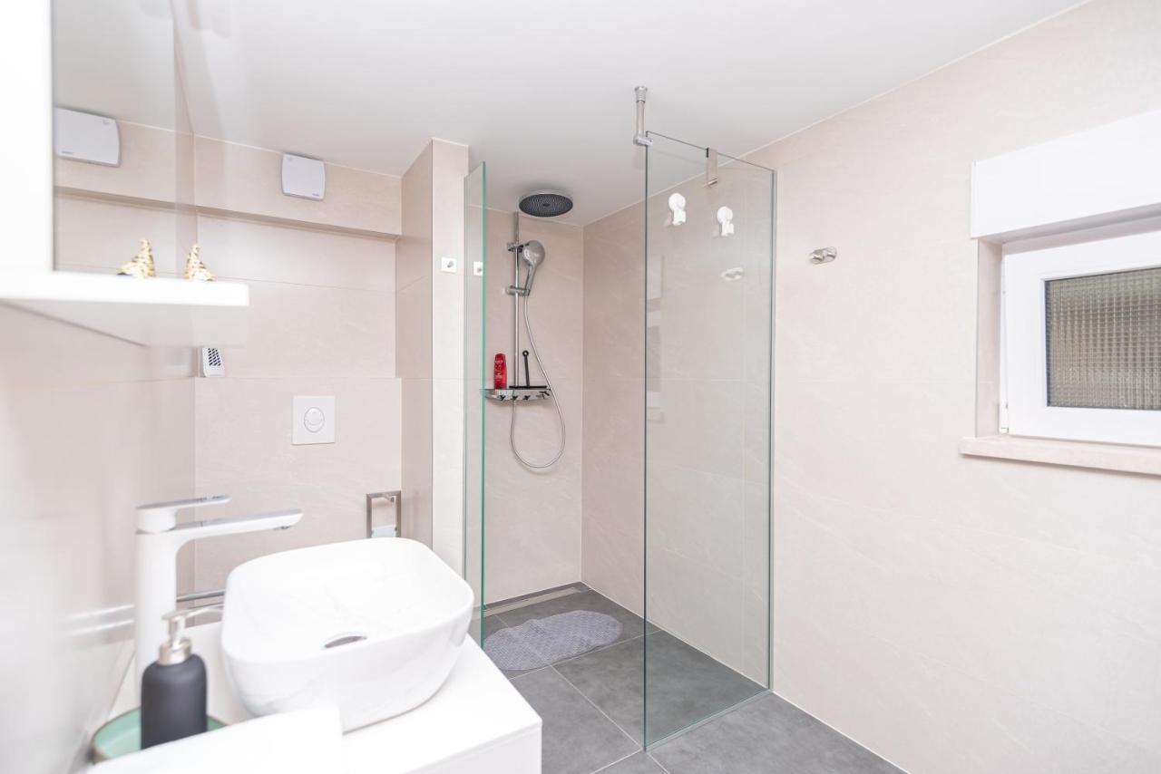 Apartment Emmi Omis Ngoại thất bức ảnh